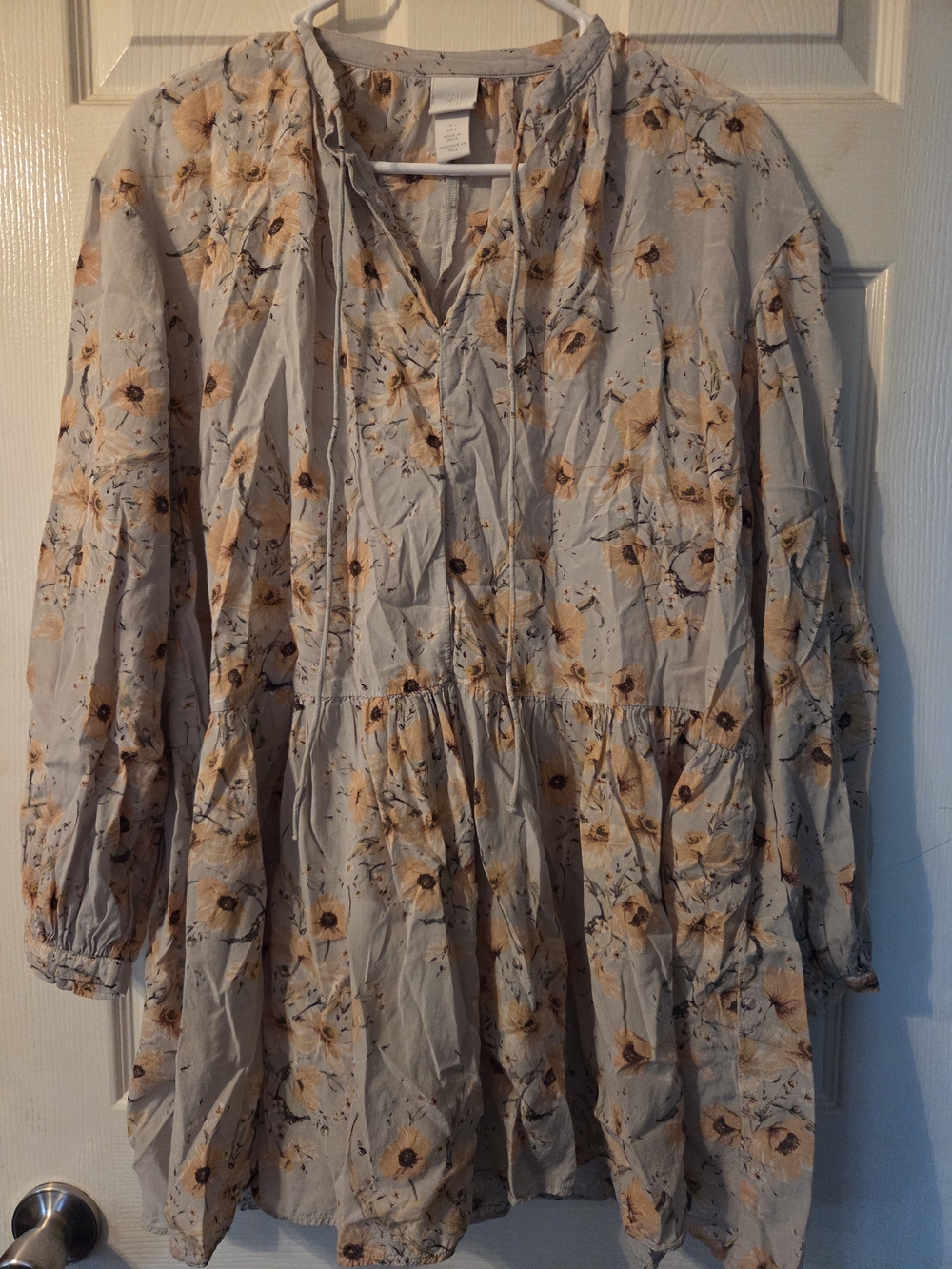 Floral Smocked Long-Sleeve Peasant Top in Light Gray and Beige